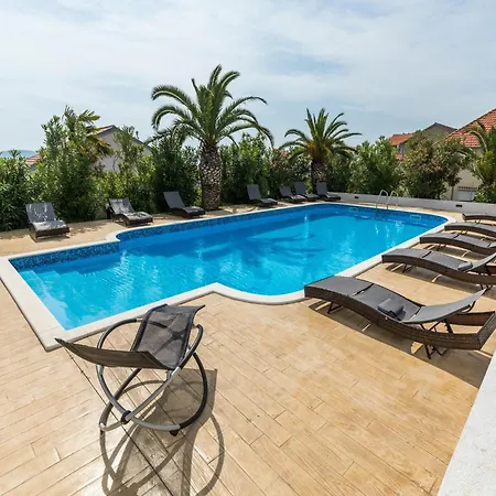 Ferienhaus Scenic In Near Sea Bibinje
