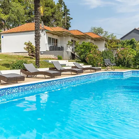 Scenic In Near Sea Tatil Evi Bibinje
