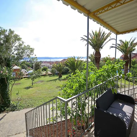 Tatil Evi Scenic In Near Sea Bibinje