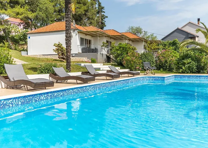Scenic In Near Sea Tatil Evi Bibinje