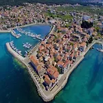 Scenic In Near Sea Дом отдыха