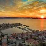Дом отдыха Scenic In Near Sea Бибинье