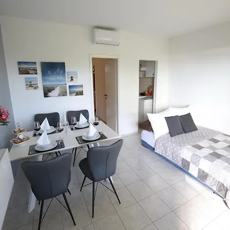 Scenic In Near Sea * Bibinje