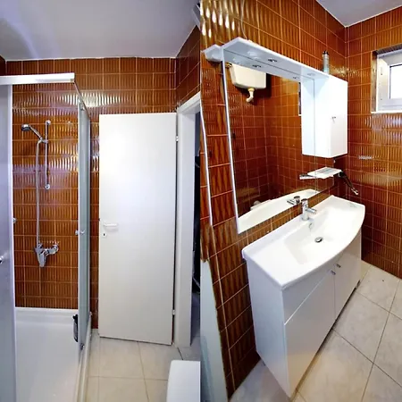 Ferienhaus Scenic In Near Sea Bibinje