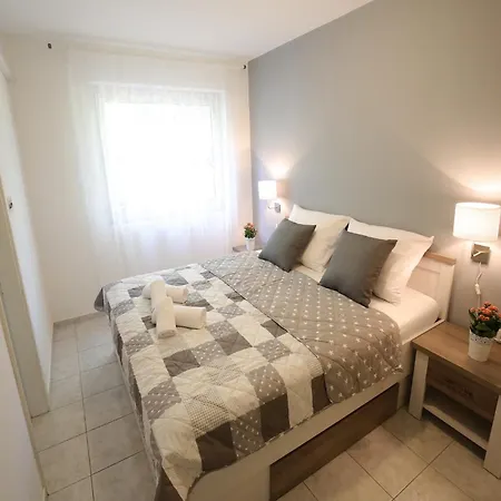 Scenic In Near Sea * Bibinje